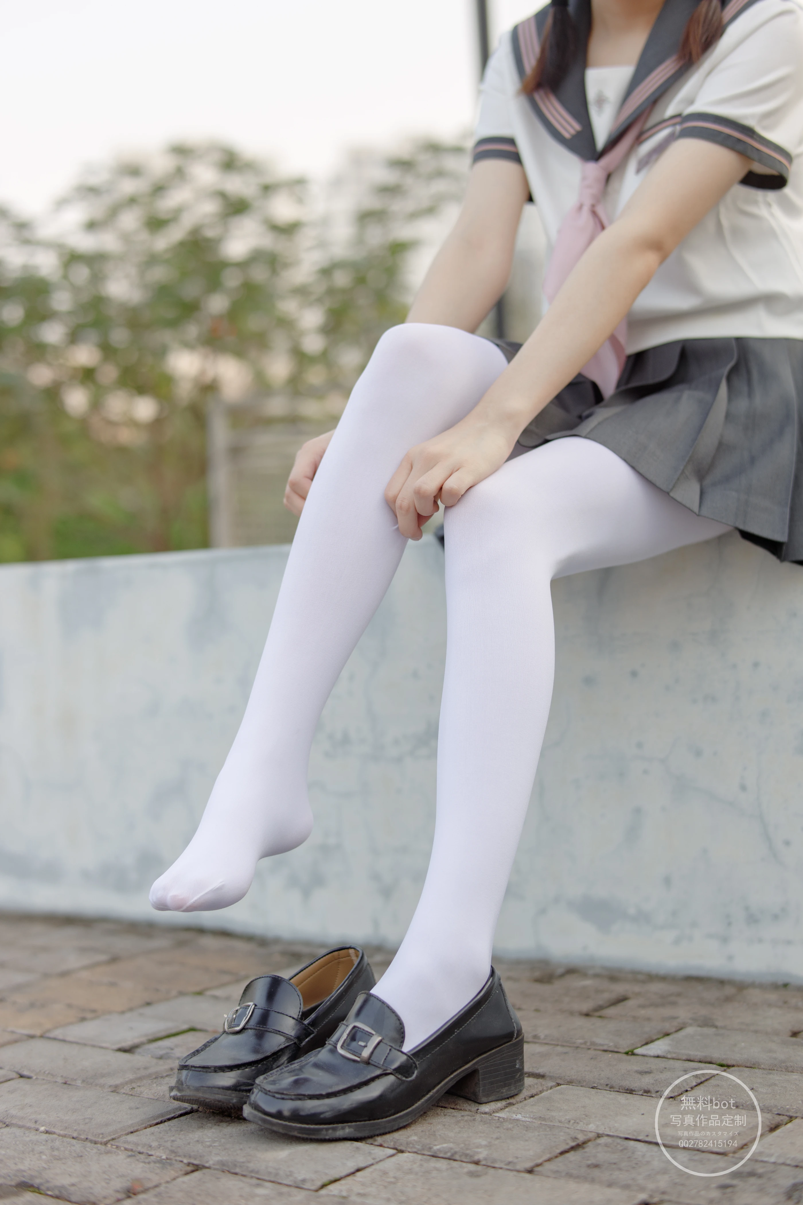 森萝财团 有料006  依依 户外白丝JK制服 [90P]插图5